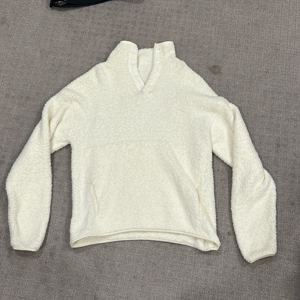 Skims fuzzy crewneck size large never worn
